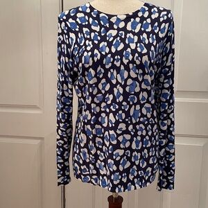J. McLaughlin Blue and White Patterned Light Weight Sweater
